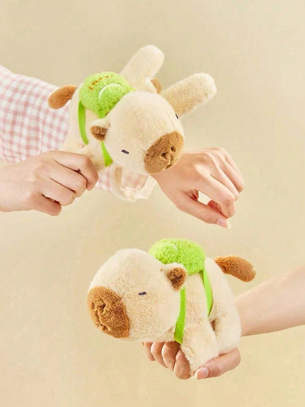CozyCapy™ – Fluffy Capybara Plush Wristband Hug Toy
