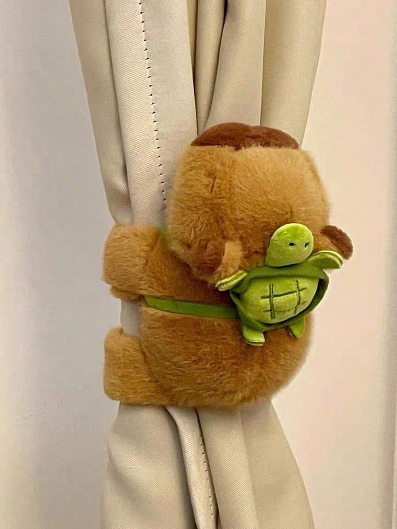 CozyCapy™ – Fluffy Capybara Plush Wristband Hug Toy